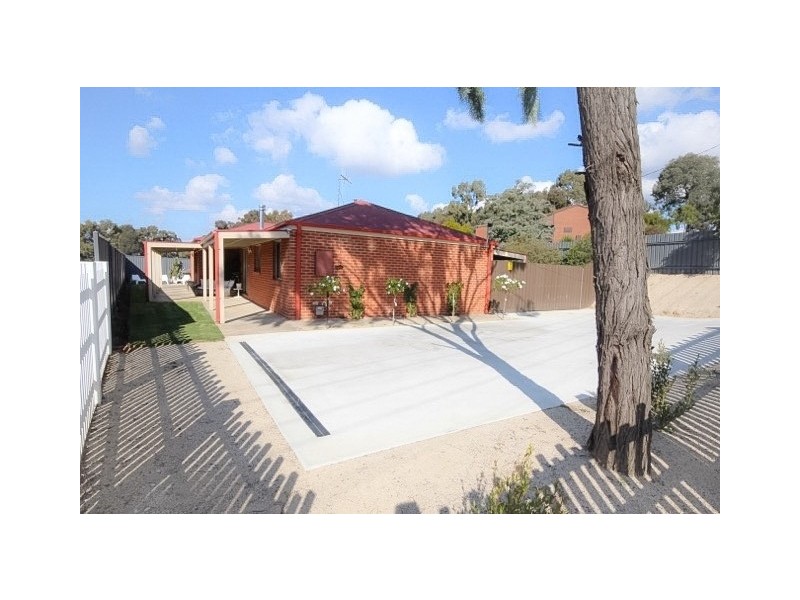 70 Emmett Street, Golden Square VIC 3555