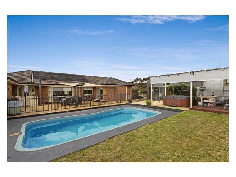 15 Lucien Place, Bannockburn VIC 3331