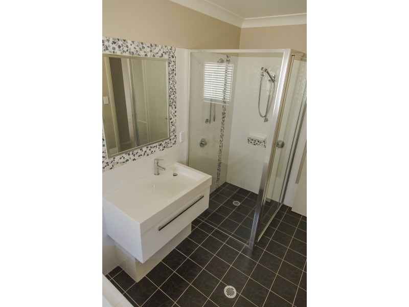 49 Brooklands Drive, Orange NSW 2800