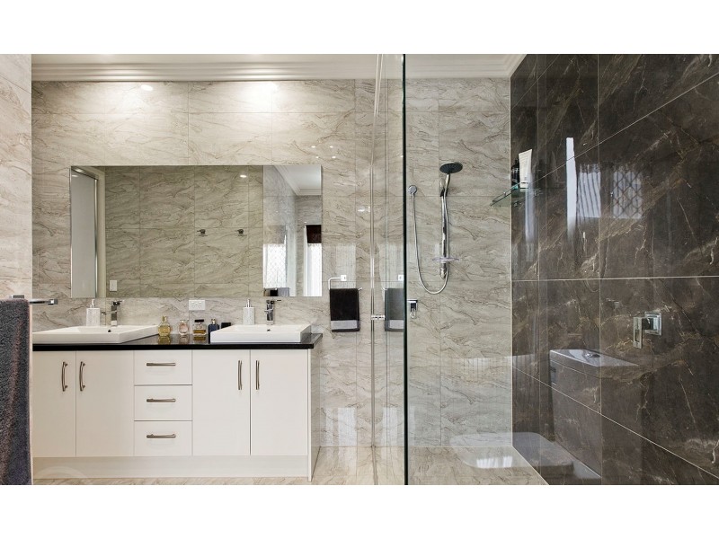 8 Nielson Street, Chermside QLD 4032