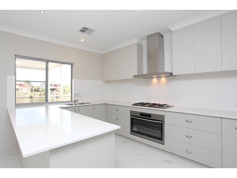 6 Wharf Cove, South Yunderup WA 6208