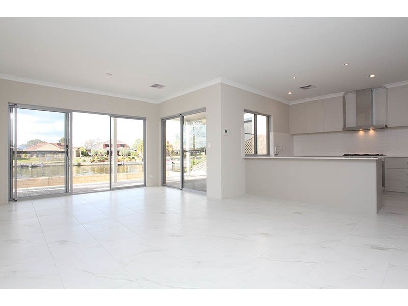 6 Wharf Cove, South Yunderup WA 6208