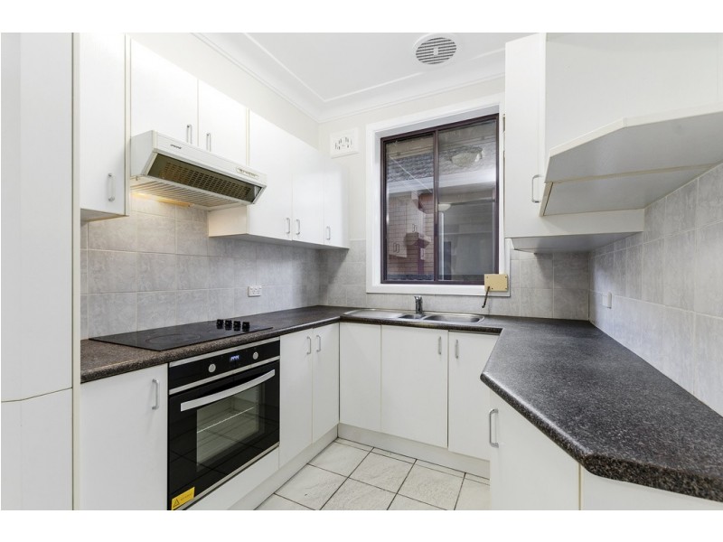 2 Satinwood Avenue, Figtree NSW 2525