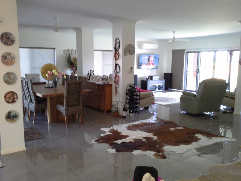 25 WILLIAMS AVE, Yungaburra QLD 4884