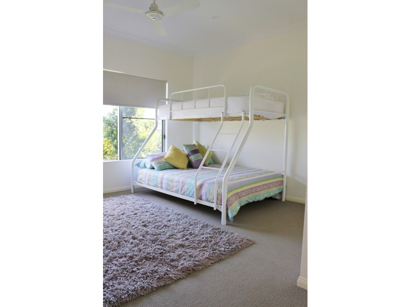 25 WILLIAMS AVE, Yungaburra QLD 4884