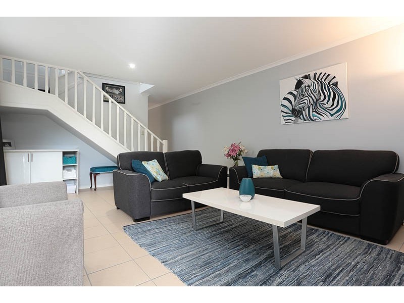 1/124 Johnston Street, Southport QLD 4215