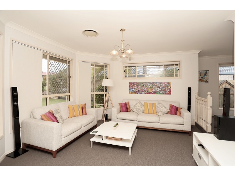 8 Cockatoo Close, Calamvale QLD 4116