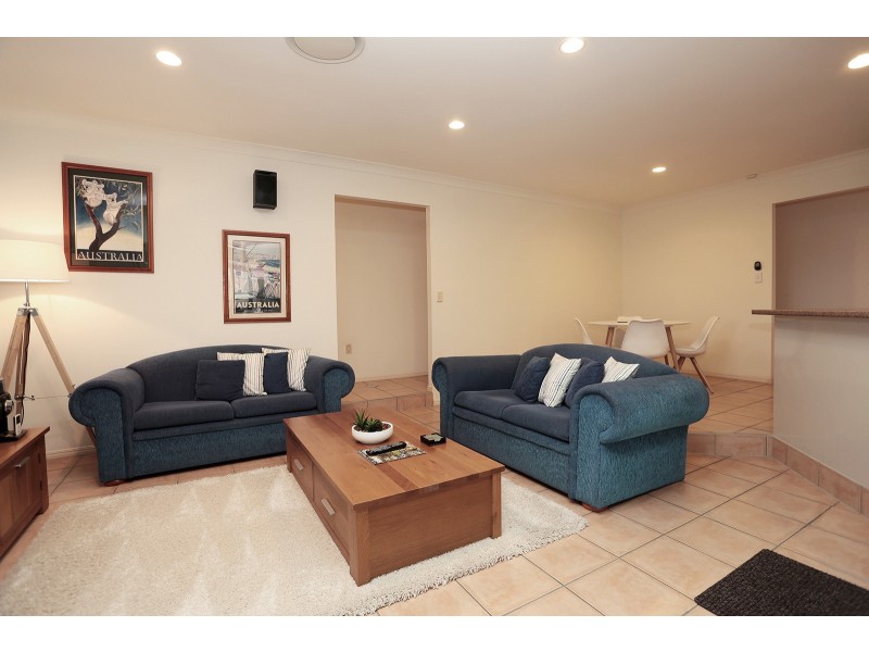 8 Cockatoo Close, Calamvale QLD 4116