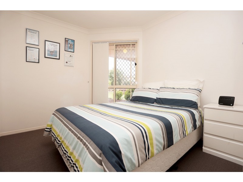 8 Cockatoo Close, Calamvale QLD 4116