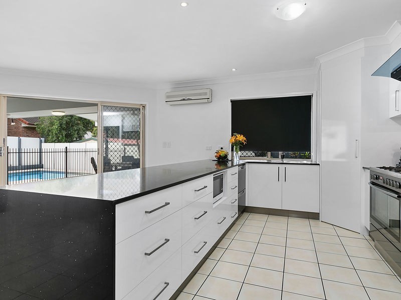 41 Miles Crescent, Manly West QLD 4179