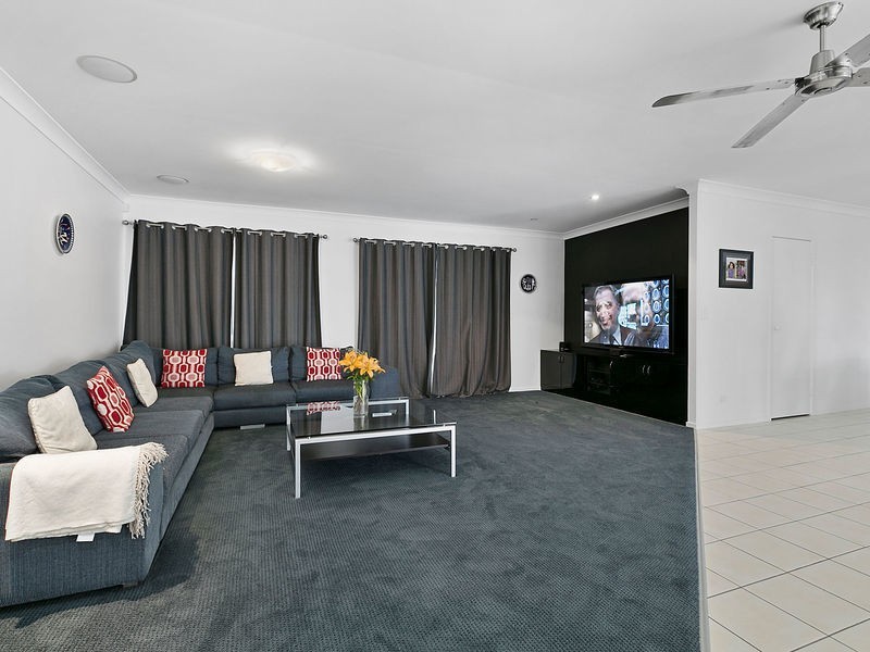 41 Miles Crescent, Manly West QLD 4179