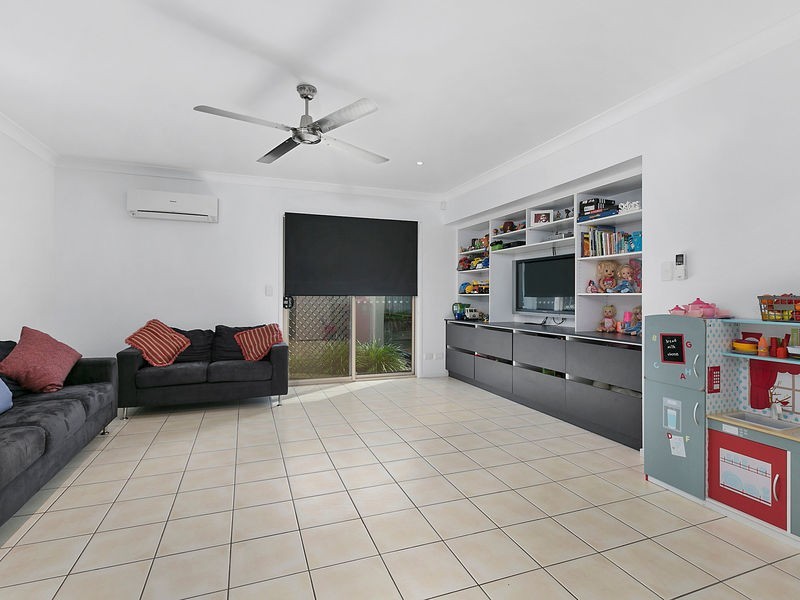 41 Miles Crescent, Manly West QLD 4179