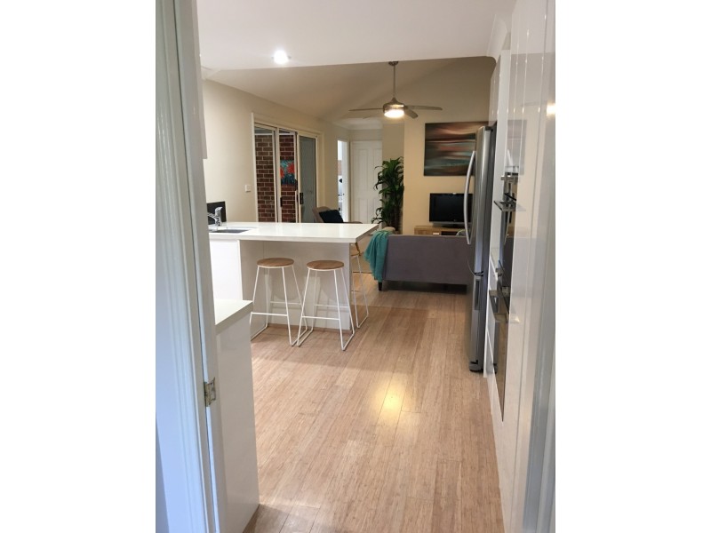 18 Lonsdale Grove, Lakelands NSW 2282