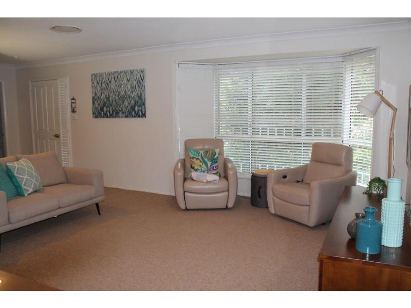 18 Lonsdale Grove, Lakelands NSW 2282