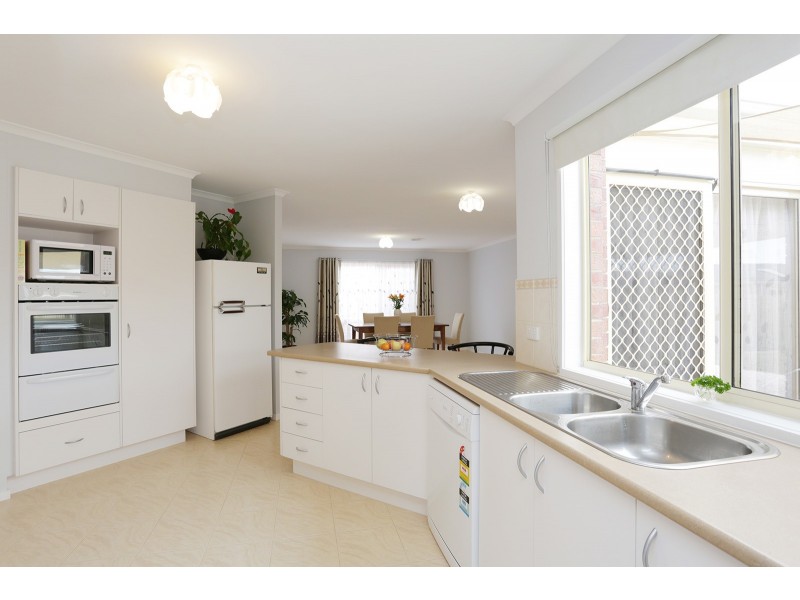 33 Minstrel Close, Wyndham Vale VIC 3024