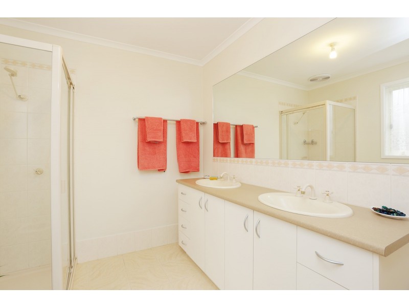 33 Minstrel Close, Wyndham Vale VIC 3024