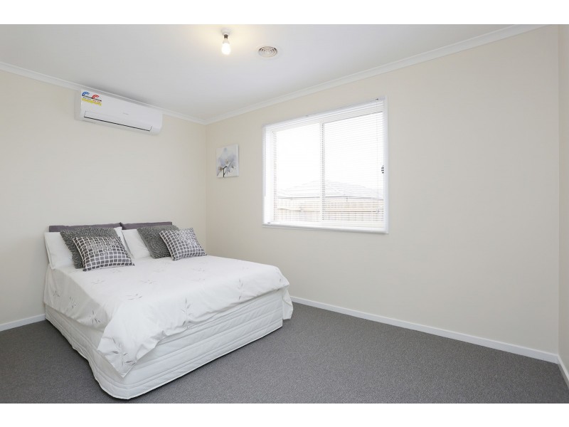 33 Minstrel Close, Wyndham Vale VIC 3024