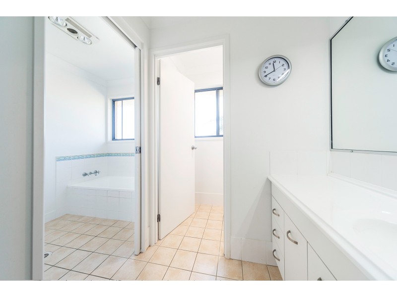 7 Kerry Court, Banora Point NSW 2486