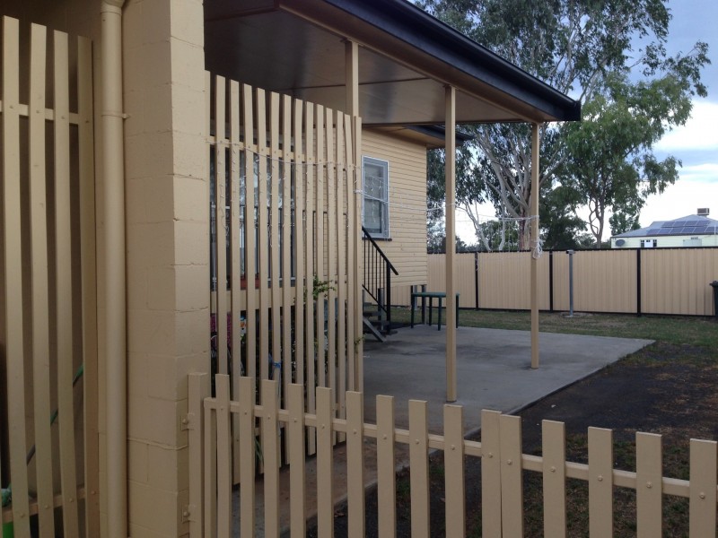 1&2/3 Robinson Street, Inglewood QLD 4387