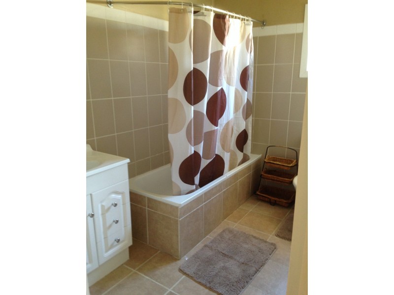 1&2/3 Robinson Street, Inglewood QLD 4387