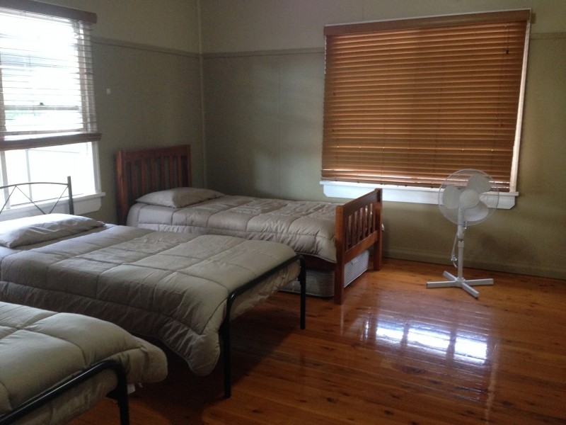 1&2/3 Robinson Street, Inglewood QLD 4387