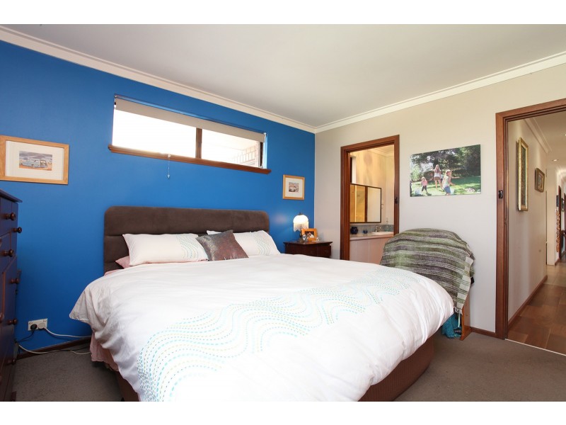 9 Andrews court, Padbury WA 6025