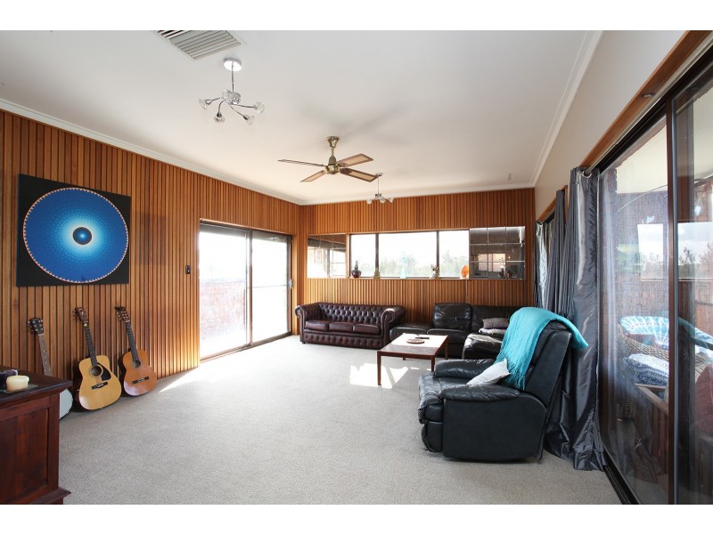 9 Andrews court, Padbury WA 6025