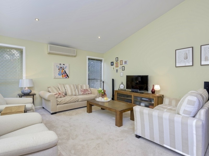 24 Talisman Court, Eatons Hill QLD 4037