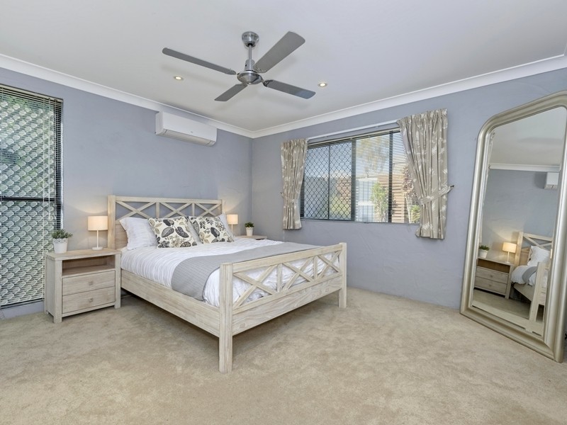 24 Talisman Court, Eatons Hill QLD 4037