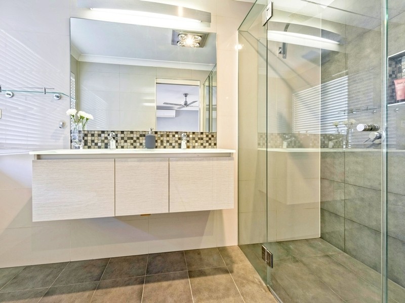 24 Talisman Court, Eatons Hill QLD 4037