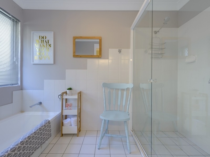 24 Talisman Court, Eatons Hill QLD 4037