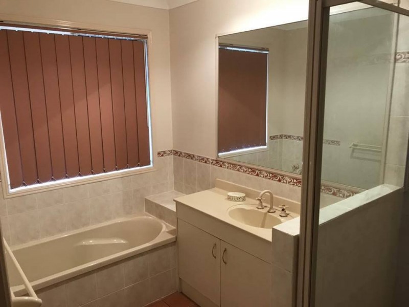 9 Higgs Street, Rothwell QLD 4022