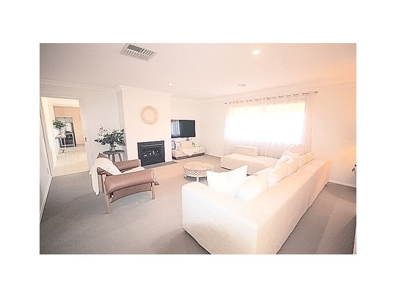 70 Emmett Street, Golden Square VIC 3555