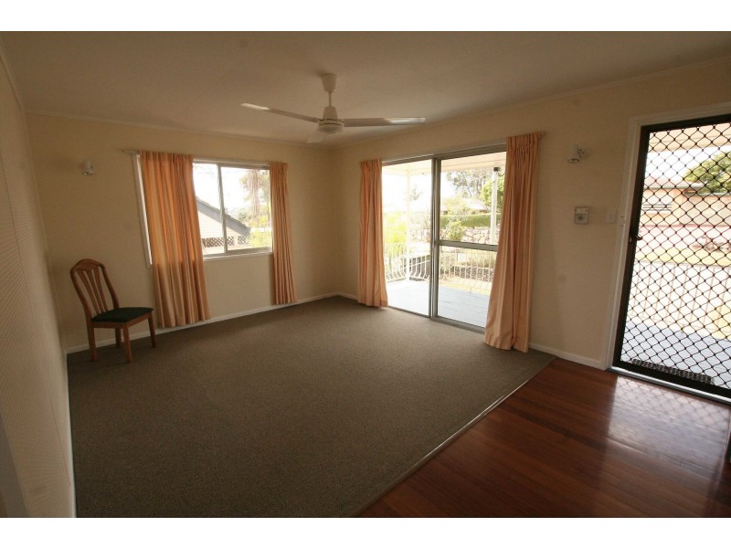 14 Pareena Cres, Mansfield QLD 4122