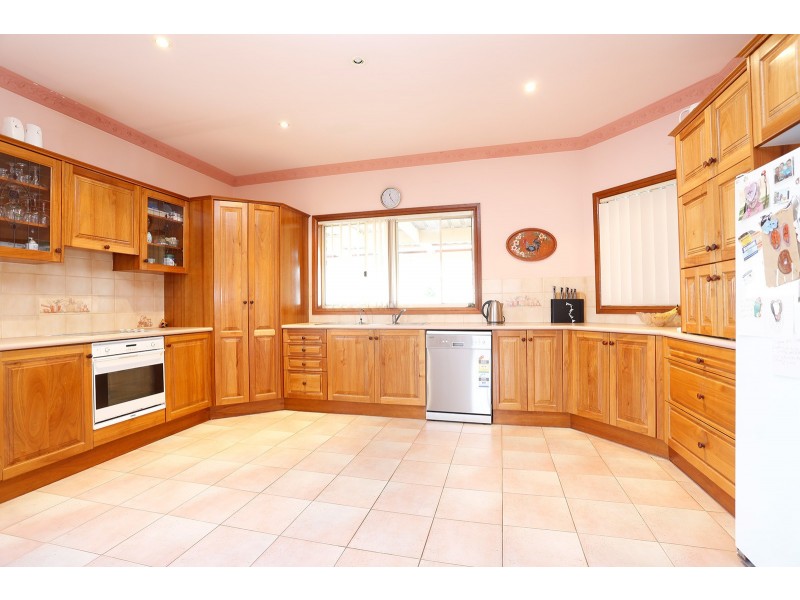 5 Roebuck Rd, Werrington NSW 2747