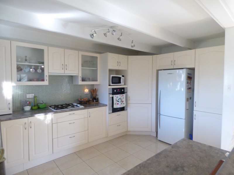 212 Lakeview Parade, Primbee NSW 2502