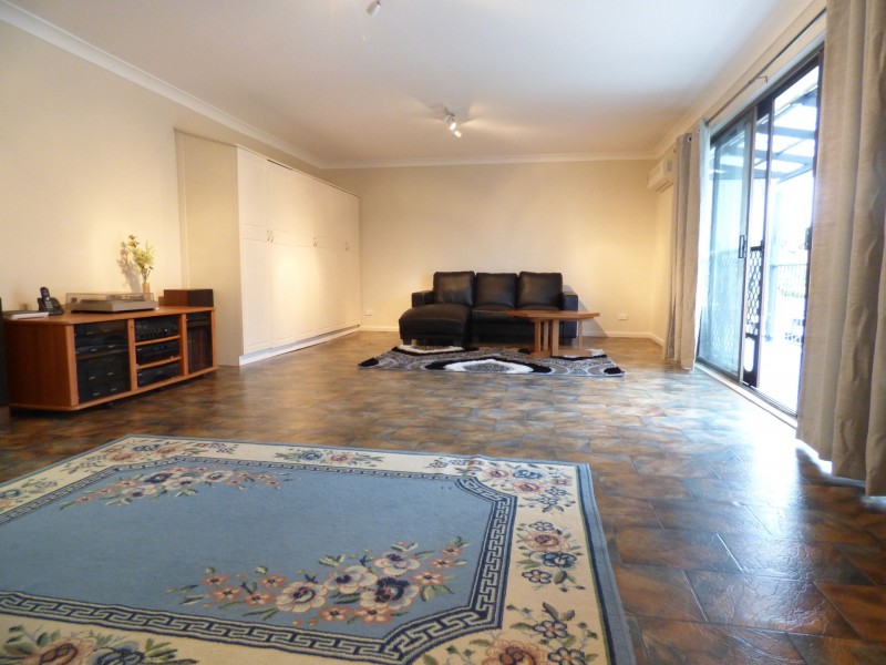 212 Lakeview Parade, Primbee NSW 2502