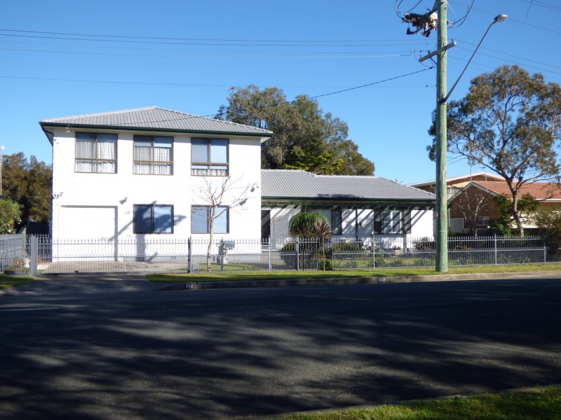 212 Lakeview Parade, Primbee NSW 2502