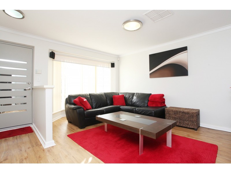 3/10 Mckimmie Road, Palmyra WA 6157