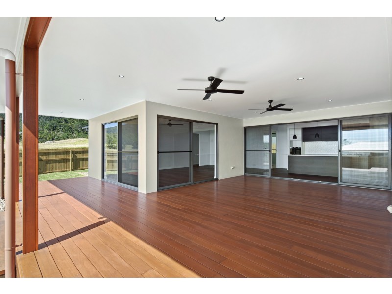 31 Stanley Drive, Cannonvale QLD 4802