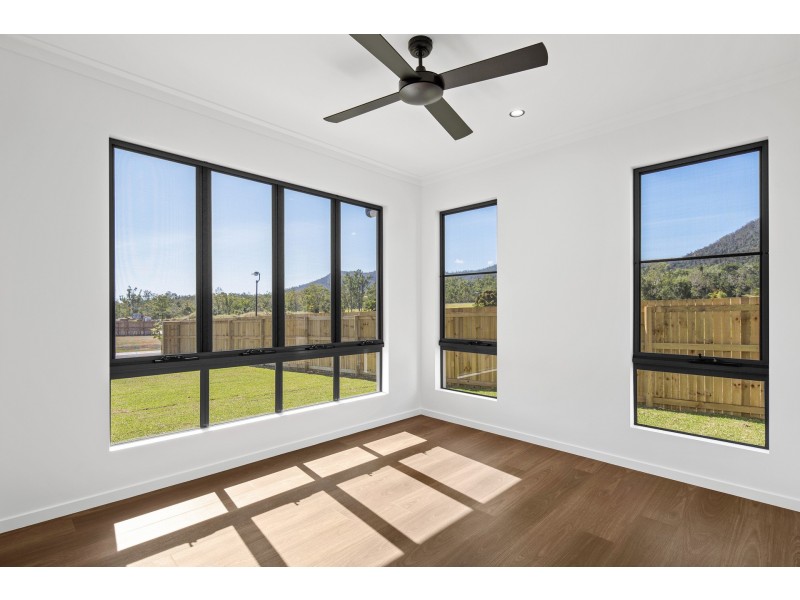 31 Stanley Drive, Cannonvale QLD 4802