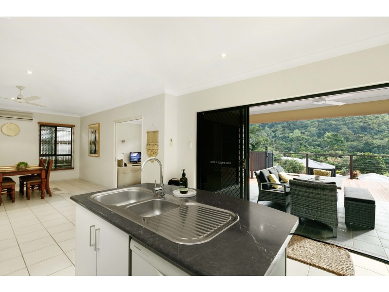 9 ellie banning close, Redlynch QLD 4870