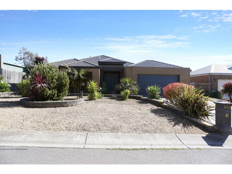 8 Heytesbury Crescent, Craigieburn VIC 3064