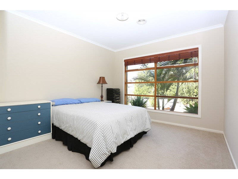 8 Heytesbury Crescent, Craigieburn VIC 3064