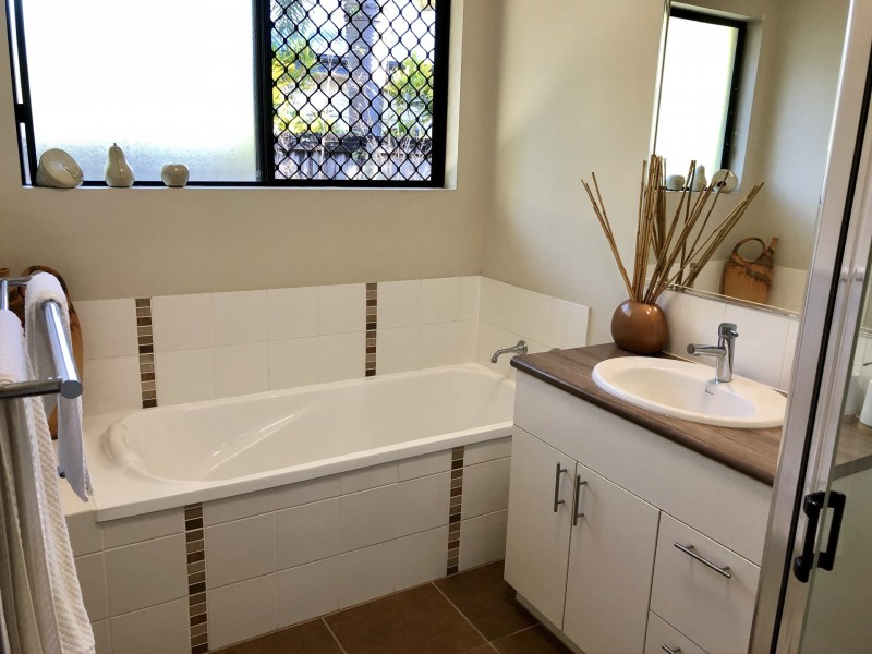 1 Helix Close, Clifton Beach QLD 4879