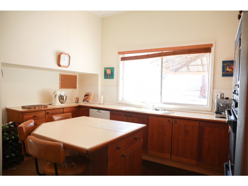 165 Bulls Head Road, Merredin WA 6415