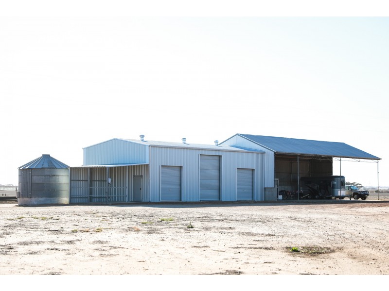 165 Bulls Head Road, Merredin WA 6415