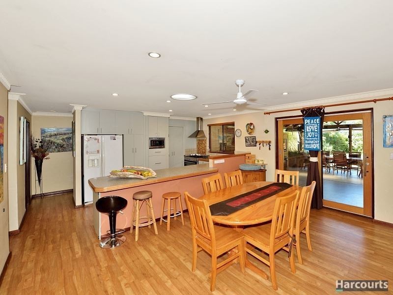 9 nutbush ave, Falcon WA 6210