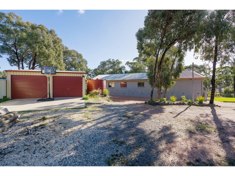 23 Hermitage Road, Maiden Gully VIC 3551