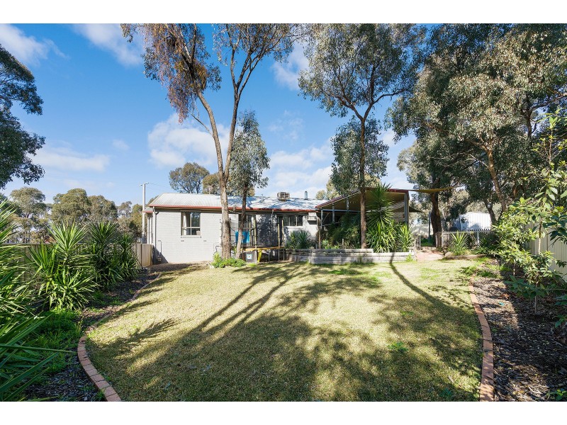 23 Hermitage Road, Maiden Gully VIC 3551